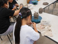 「やきものを作ろう」ワークショップの様子