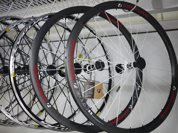 BONTRAGER アイオロス3 D3カーボンロード入荷