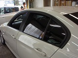 BMW3 メッキモール部分フィルム貼り付け