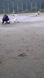 どしゃ降りの雨…；