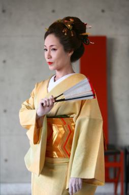 着物に着替え・・・