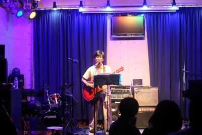 軽音フェスでの森田bの写真 軽音フェスでの森田bの写真