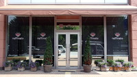 お店のガラス面にシートを貼りました
