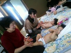 訪問ベビーマッサージレッスン♪