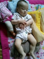 ワンちゃんと一緒にベビーマッサージ♪