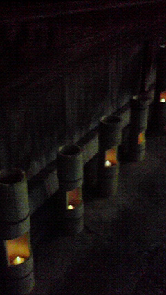 夜のぬりもの館