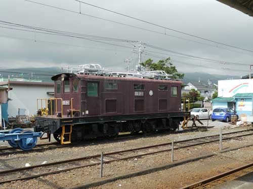 岳南鉄道富士岡駅