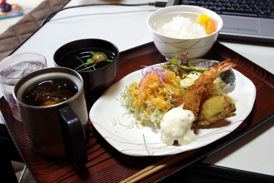 今日のお昼ご飯「エビフライ」