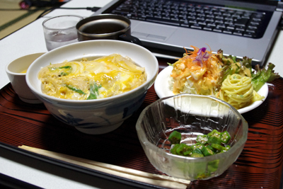 今日のお昼ご飯「たまご丼」