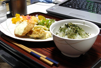今日のお昼ご飯「白身フライ&ふりかけ」