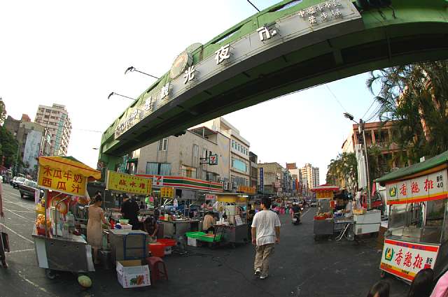 【写真】台湾・中歴・台北の後は「中歴新明夜市」をさまよう
