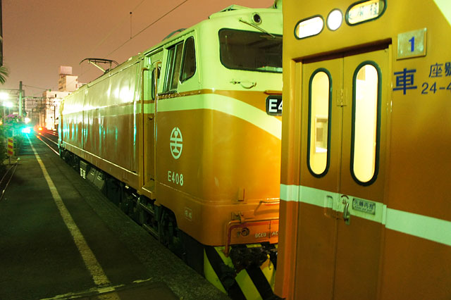 【台湾鉄道・嘉義→台南】台南到着・電気機関車を眺める