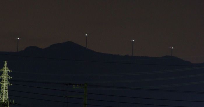 夜景　月　鉄塔
