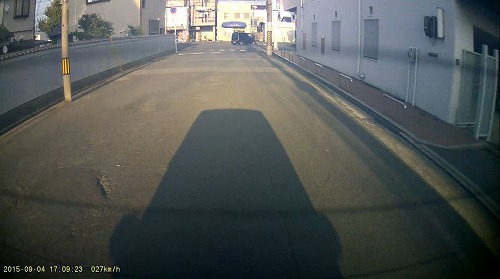 伸びる影