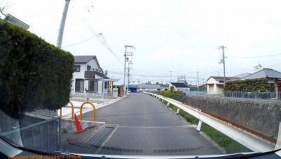 前へならえ