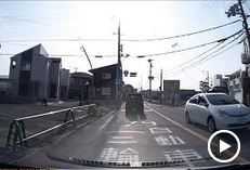 微動だしないお巡りさん