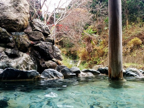温泉の合間に仕事？