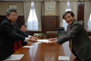 仁坂吉伸知事へ政策提言を実施